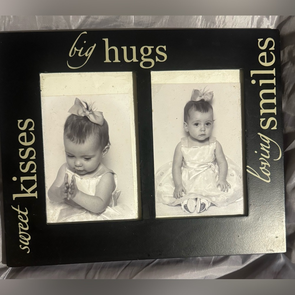 Picture frame for 2 pictures